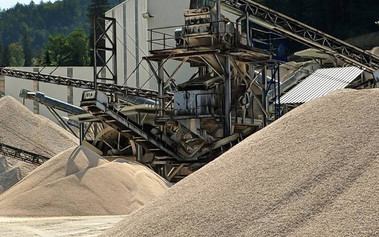 Pertambangan pasir. Dinas Energi dan Sumber Daya Mineral (ESDM) Provinsi Kalimantan Tengah (Kalteng) memiliki peran dalam pengawasan dan pembinaan. (FOTO: PIXABAY)