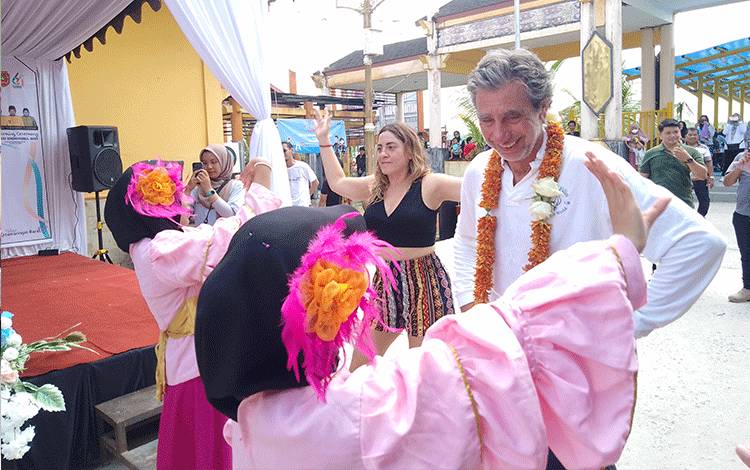 Mengenalkan Destinasi Wisata dan Budaya Tradisional Kobar Melalui Sail to Indonesia 2023
