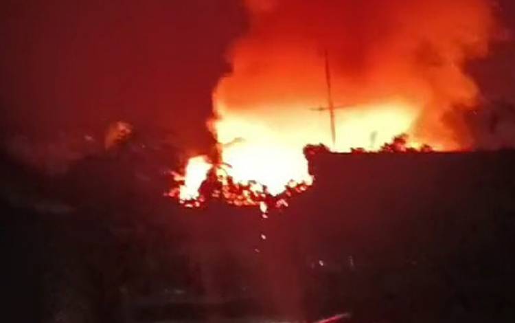 Kebakaran di Palingkau Lama Hanguskan 5 Rumah Warga
