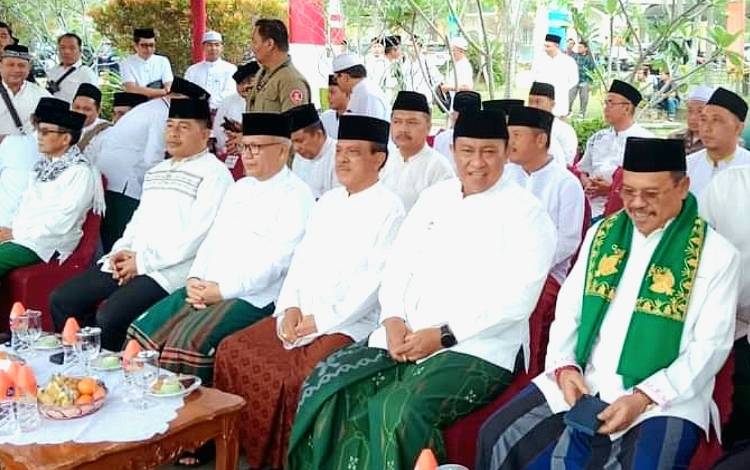 Abdul Razak Hadiri Upacara Peringatan Hari Santri Nasional di Palangka Raya