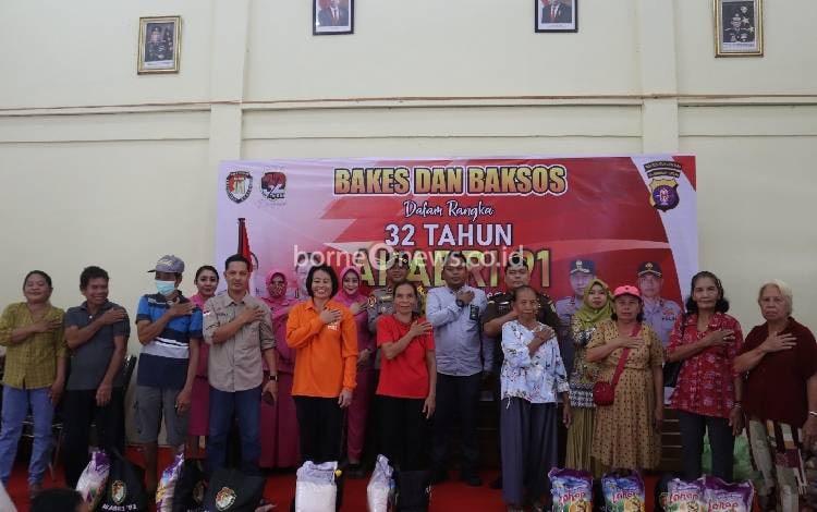 Polres Gunung Mas Bagi Sembako dan Gelar Pemeriksaan Kesehatan Gratis