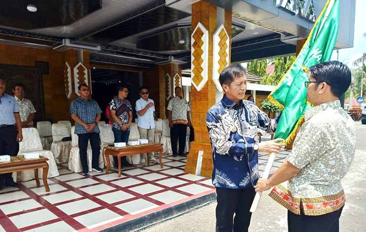 Pj Bupati Lepas Kontingen Barito Utara Ikuti Pesparani ke III di Jakarta