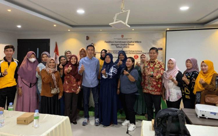 Disperindagkop UKM Kobar Berikan Pengetahuan Bagi Pelaku UMKM Demi Bermitra Dengan Usaha Besar