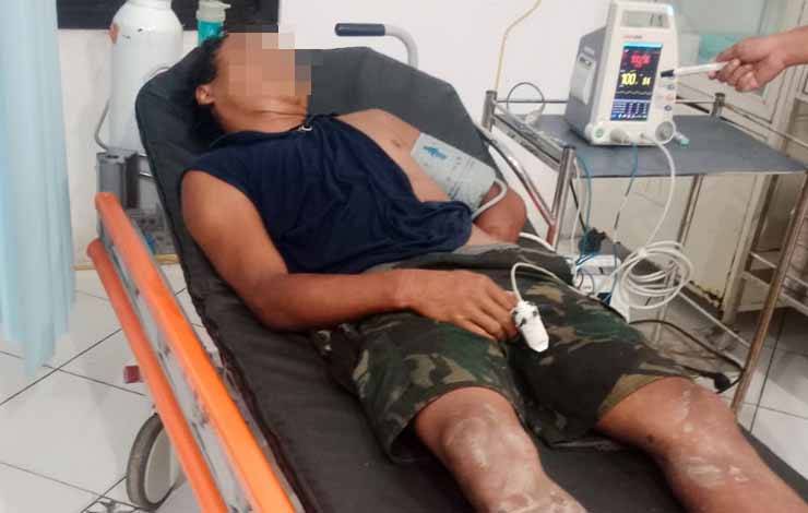 Pelaku pencurian kendaraan bermotor di Desa Persil Raya, Kecamatan Seruyan Hilir saat mendapat perawatan medis di RSUD Kuala Pembuang? (Foto : Polsek Seruyan Hilir)