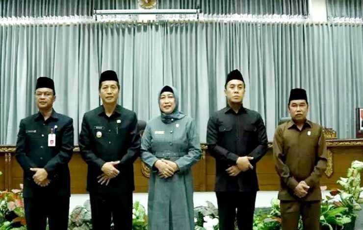 Pajak Daerah dan Retribusi Daerah Ditetapkan Berdasarkan Perda