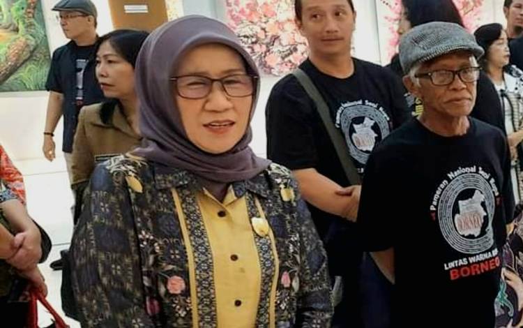 Ketua Komisi III DPRD Kalteng Apresiasi Pameran Seni Rupa Lintas Warna Borneo