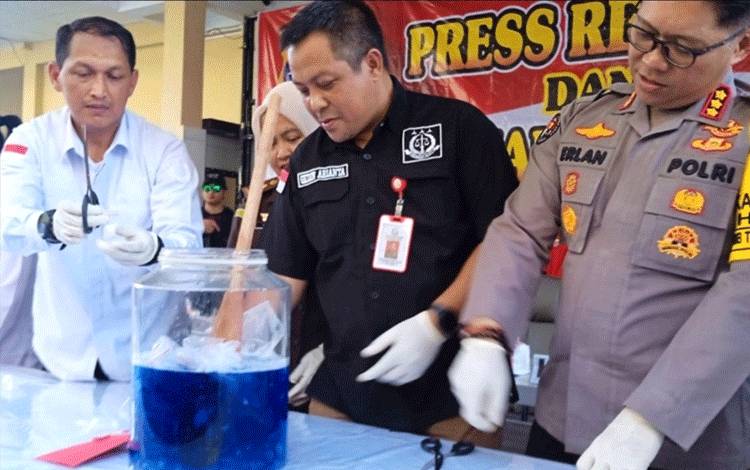 Polda Kalteng Musnahkan 1 Kg Sabu Hasil Pengungkapan 2 Bulan Terakhir