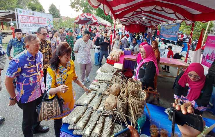 Pasar UMKM Ramaikan Hari Sumpah Pemuda dan IBAB Tingkat Provinsi Kalteng di Kapuas