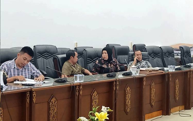 DPRD dan Pemkab Barito Utara Gelar RDP Terkait Hasil Fasilitasi Dua Raperda