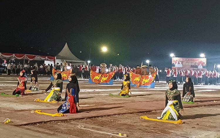 Tarian Kolosal 616 Penari Meriahkan Pembukaan MTQ Tingkat Kabupaten Kotim di Parenggean