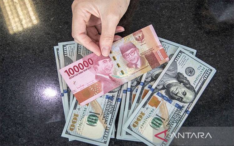 Analis Perkirakan Rupiah Melemah Tipis Hingga Rp15.890 per Dolar AS