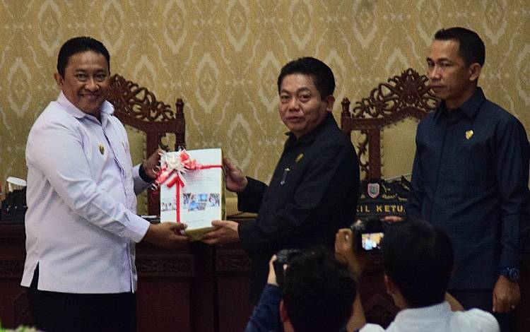 DPRD Kalteng Terima RAPBD Kalteng Tahun Anggaran 2024