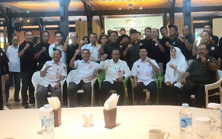 Ketua Umum dari Kepala Dinas Kepemudaan dan Olahraga (Dispora) Tengku M. Aqil Noor, Wakil Ketua dari Dinas Pendidikan dan Kebudayaan (Dikbud) oleh Plt. Kadis Dikbud Kobar Jamri, Sekretaris Sumadi, Wakil Sekretaris Hasim Sahroni, Bendahara Ety Kushandayani. (NURITA)
