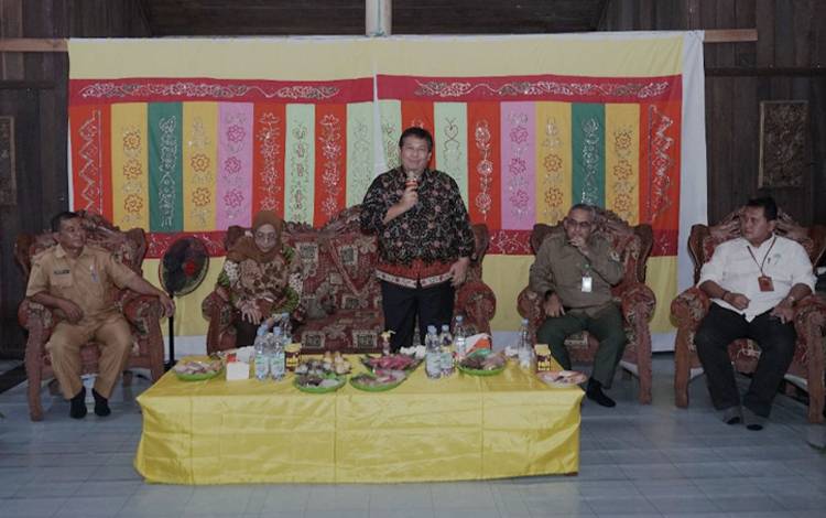 Ditjen PSKL Kunjungi Areal Kemitraan HKm antara PT SSMS Tbk dan KTH Karya Masoraian