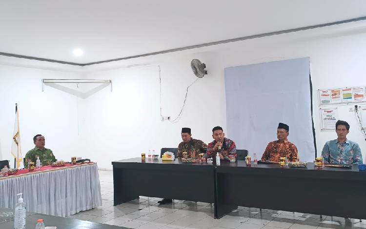 Elfrinst G Tumon Jadi Ketua KPU Gunung Mas Periode 2023-2028 Gantikan Stepenson