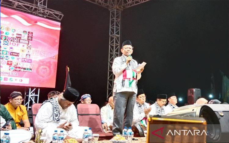 Mahfud MD Pimpin Doa untuk Warga Palestina di Ponpes Minggir Sleman