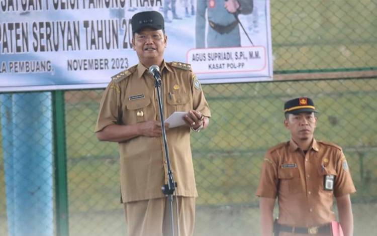 Pj Bupati Seruyan Minta Anggota Satpol PP Bersikap Humanis dalam Penegakan Perda