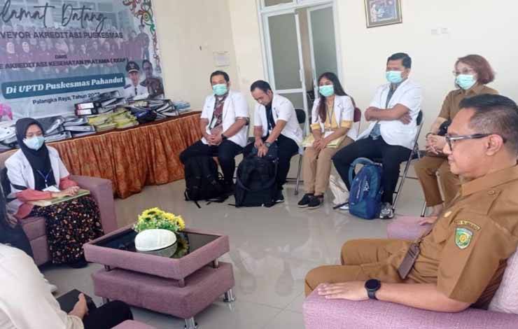 Puskesmas Pahandut Melaksanakan Pelatihan USG kepada 8 Dokter Umum