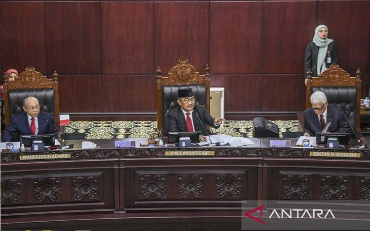 Bintan R. Saragih Ingin Anwar Usman Diberhentikan Tidak dengan Hormat