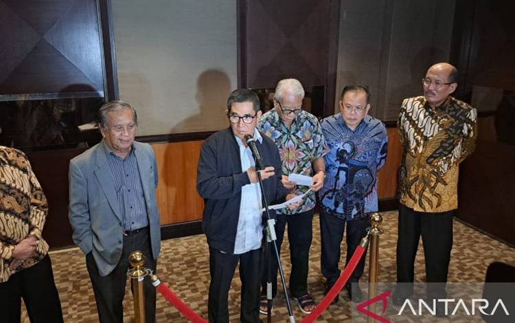Hamdan Zoelva: Hakim Konstitusi Harus Kompak Pilih Ketua MK Baru