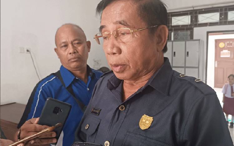 Dewan: Selamat Elfrinst Gunandry Tumon Jadi ketua KPU Gumas yang Baru