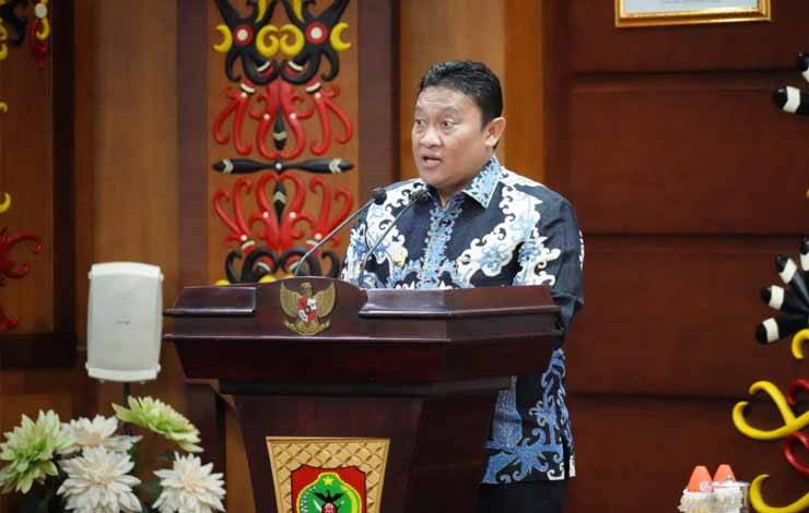 Wakil Gubernur Kalimantan Tengah, Edy Pratowo saat mewakili gubernur Kalteng dalam rakor APIP di Aula Eka Hapakat Kantor Gubernur Kalteng, Kamis, 9 November 2023. (FOTO:MARIO)
