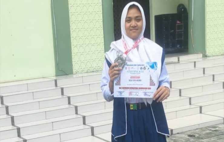 Pelajar MTsN 1 Kapuas Ini Berhasil Raih Prestasi di Ajang Taekwondo International Championship 2023