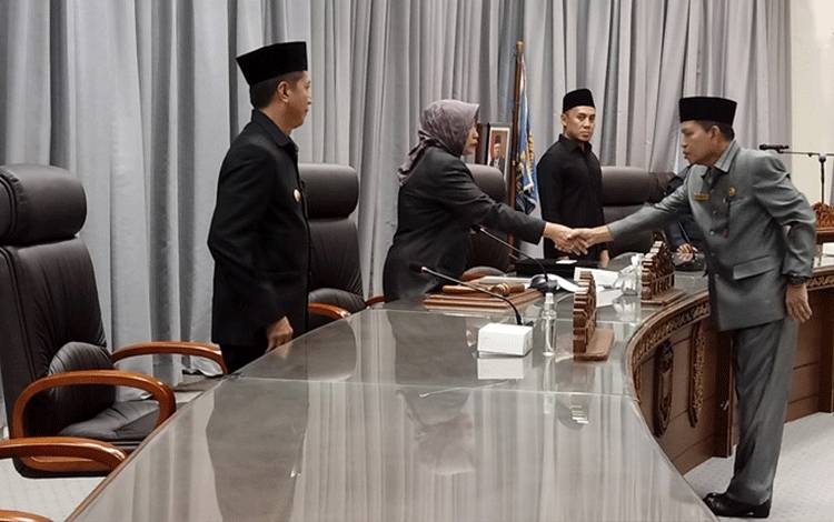 Fraksi ARKS DPRD Barito Utara Sampaikan Lima Pertanyaan Terkait Dua Raperda