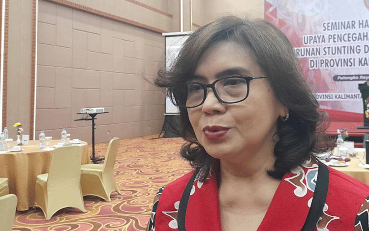 Kepala Dinas P3APPKB Provinsi Kalteng Linae Victoria Aden (Foto:MARINI)
