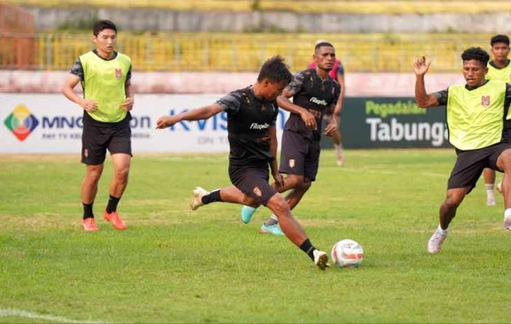 Pertandingan laga lanjutan Grup 2 Pegadaian Liga 2 musim 2023-2024 antara tuan rumah Perserang Serang menjamu Malut United FC di Stadion Maulana Yusuf pada Sabtu, 11 November 2023 pukul 15.00 WIB ditunda, Sabtu (11/11/2023). ANTARA/Abdul Fatah (Abdul Fatah)