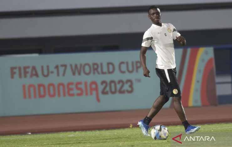 Antar Senegal Bungkam Argentina, Amara Diouf Enggan Jemawa