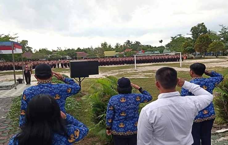 Kepala SMAN 5 Ajak Warga Sekolah Teladani Sosok Pahlawan