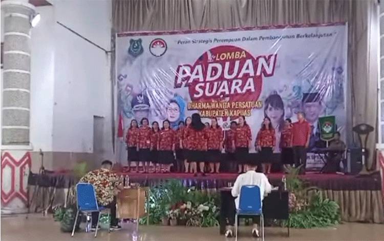 Legislator Kapuas ini Apresiasi Lomba Senam Kreasi dan Paduan Suara Digelar DWP
