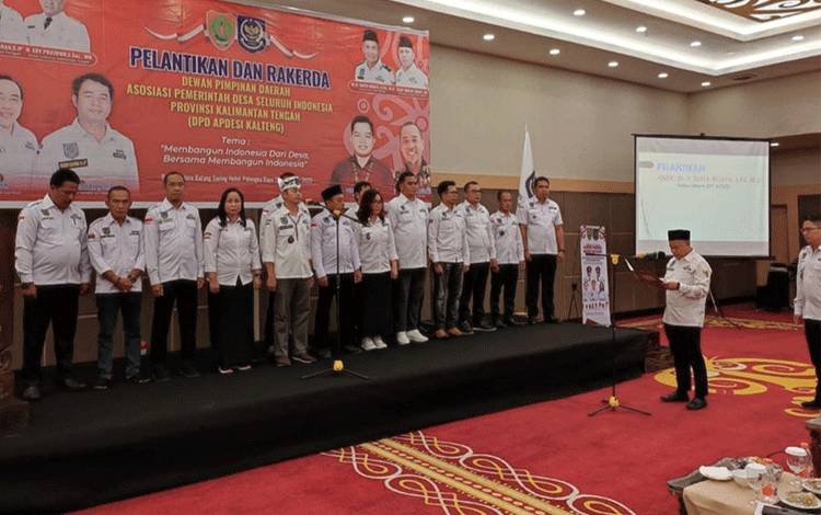 Pelantikan dan Raker DPD APDESI Provinsi Kalteng sekaligus Rapat koordinasi Kepala Desa Se-Kalteng di Hotel Best Western Batang Garing Palangka Raya, Minggu malam, 12 November 2023. (FOTO: DONI)
