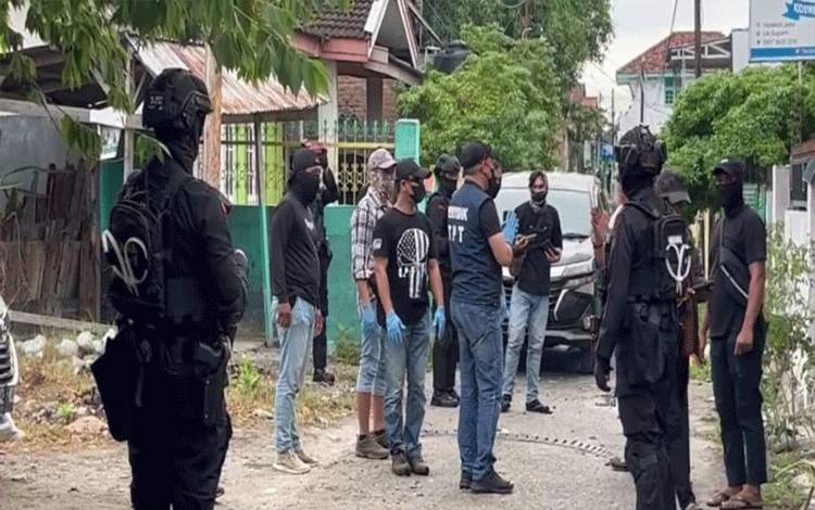 Densus 88 Geledah Rumah Warga di Palu Diduga Terlibat Terorisme