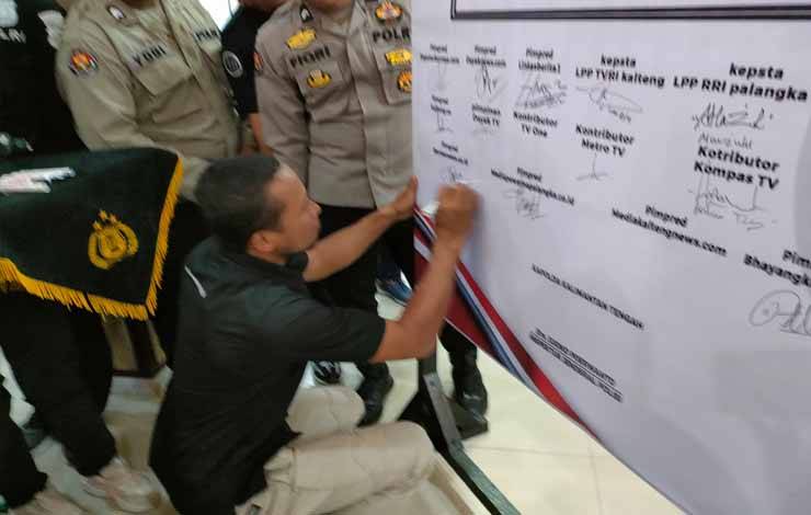 Borneonews jadi Bagian dalam Deklarasi Pemilu Damai Bersama Polda Kalteng