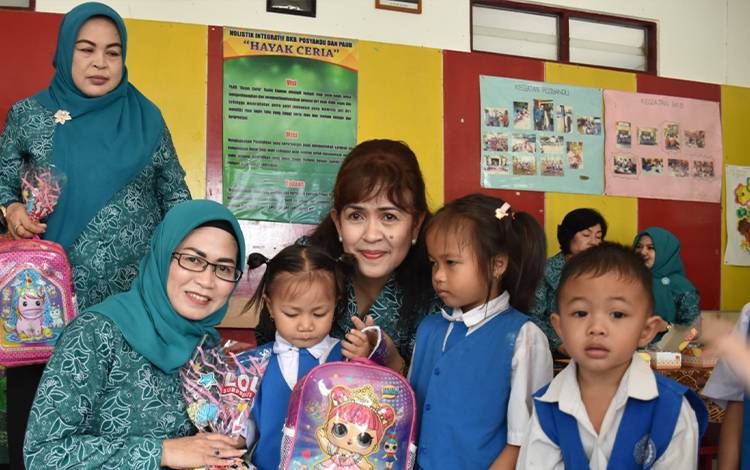 Pj Ketua TP PKK Kunjungi TK - PAUD Hayak Ceria, Ini yang Dilakukan