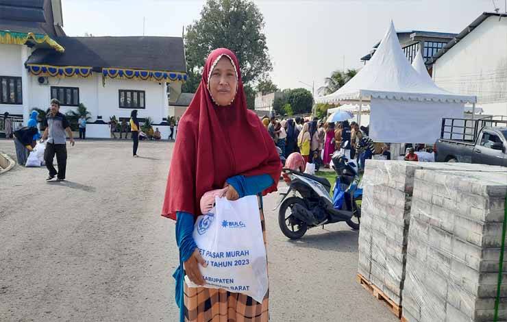 Warga Antusias Sambut Pasar Murah yang Digelar di Halaman Rujab Bupati Kobar