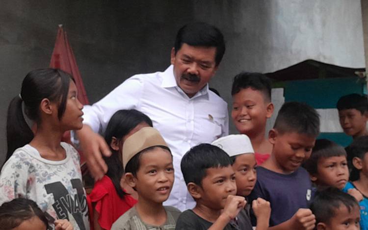 Menteri ATR/BPN Doakan Kesuksesan Anak Kalteng