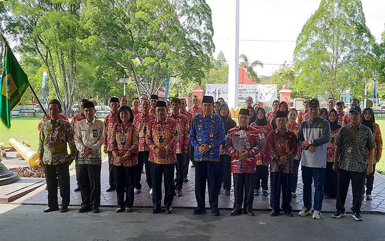 Berangkatkan Kontingen Ikuti Peda KTNA XIII 2023, Pj Bupati Kobar Harapkan Peserta Serap Ilmu Dengan Baik