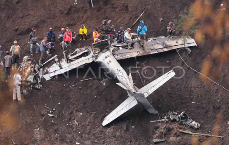 Tim Investigasi Fokus Cari Flight Data Recorder Pesawat Jatuh
