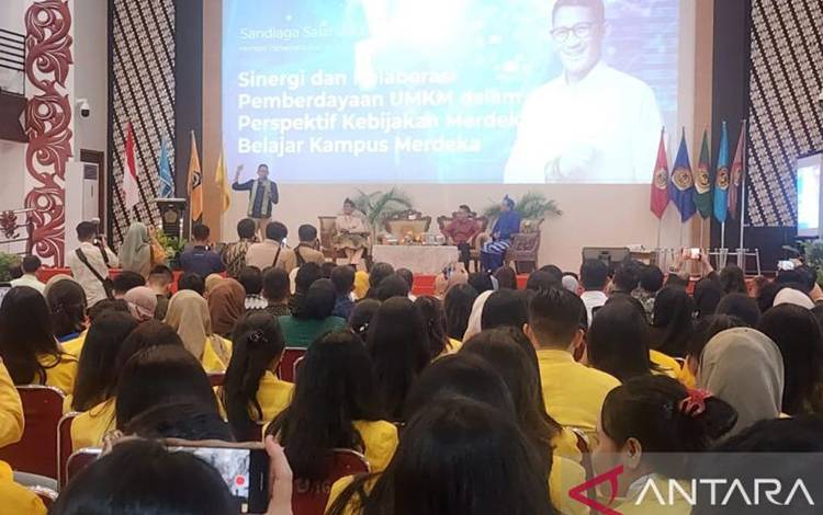 Menparekraf Minta Mahasiswa Jadi Pelaku Utama UMKM Terdigitalisasi