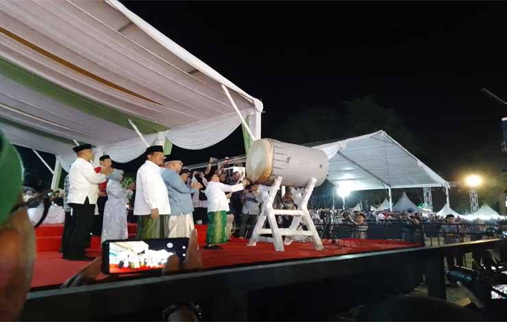 MTQH ke 31 Tingkat Provinsi Kalteng Resmi Dibuka, Warga Kobar Padati Lapangan Panggung Utama