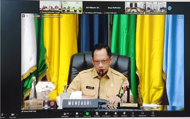 Mendagri Minta Gubernur Segera Selesaikan Persoalan Inflasi
