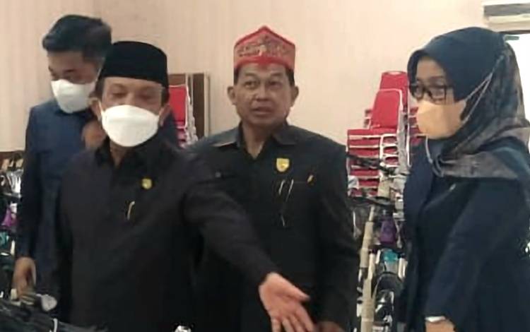 Dewan Soroti Banyak Desa Belum Memiliki Akses Penghubung Darat di Wilayah Kalteng