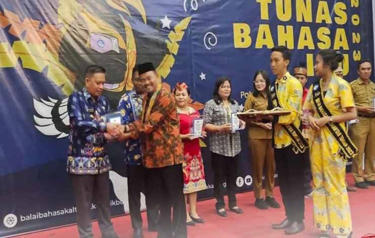 Balai Bahasa Berikan Penghargaan kepada Pemkab Seruyan Terkait Ini