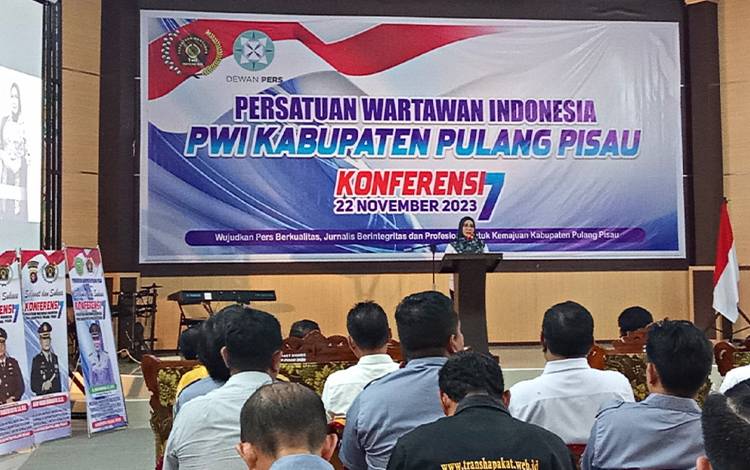 Nunu Andriani Buka Konferensi ke-7 PWI Pulang Pisau