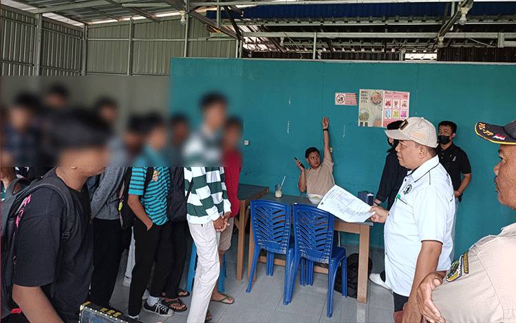 Puluhan Siswa SMA Diciduk Satpol PP Saat Nongkrong di Kafe