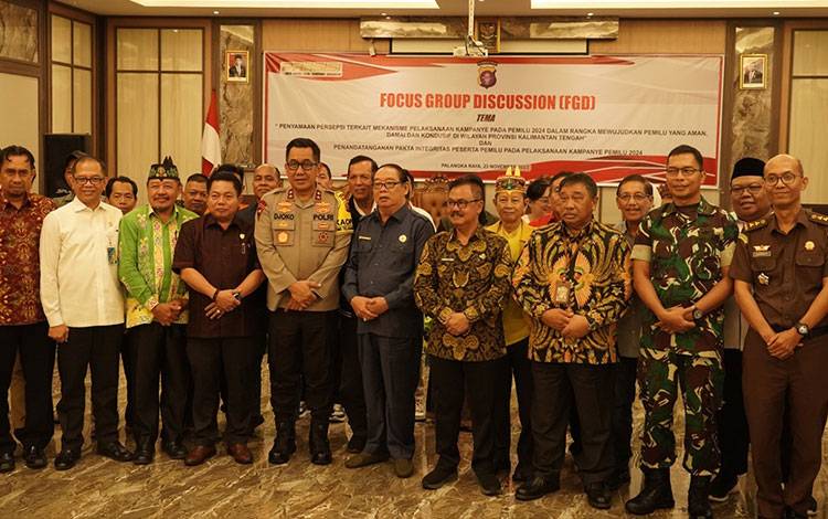 Plh Asisten Pemkesra Herson B. Aden hadiri FGD Penyamaan Persepsi Terkait Kampanye Pemilu 2024. (FOTO:ABDAN)