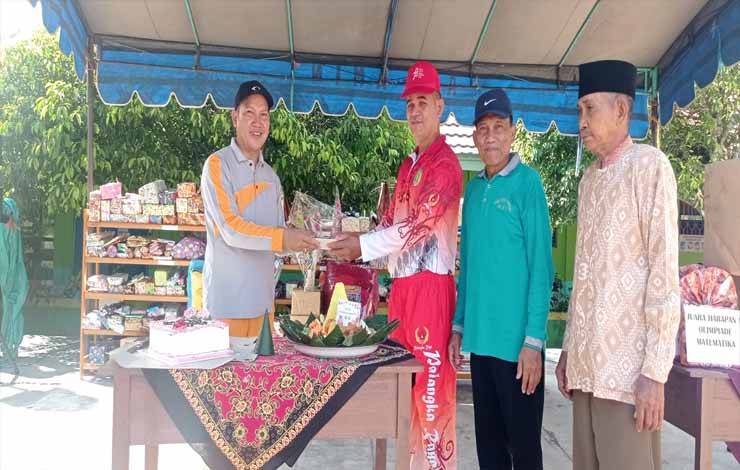 Lurah Banturung Buka Jalan Sehat Milad MIN 5 Palangka Raya